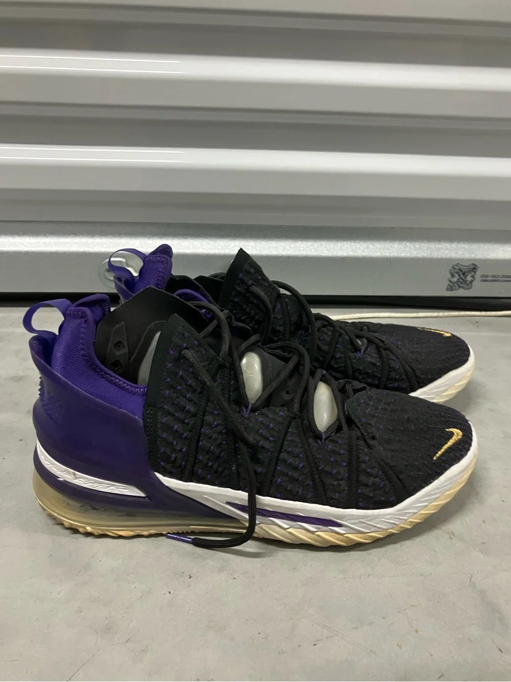 Nike Lebron 18 Lakers